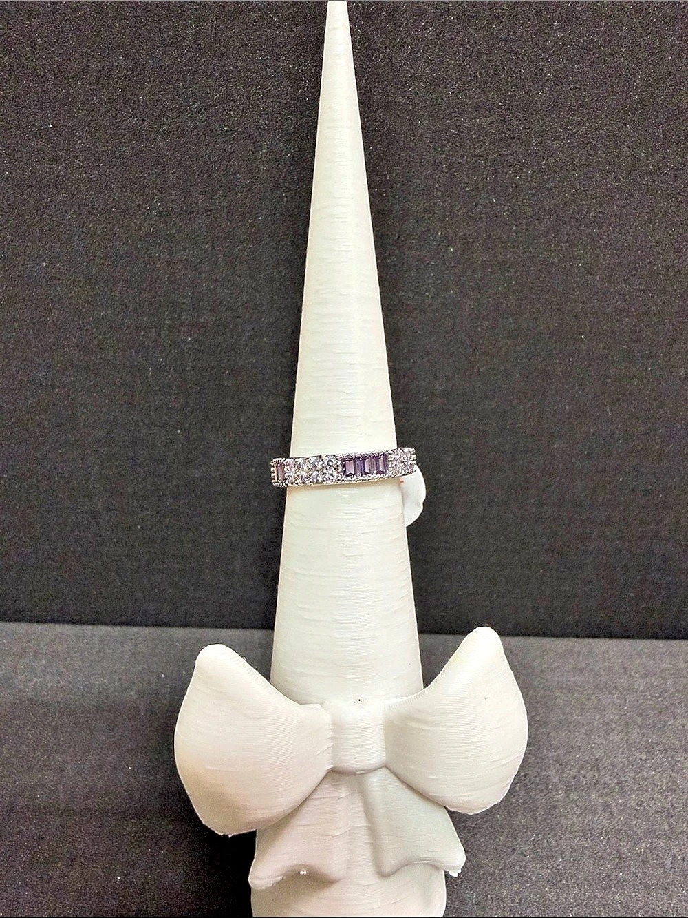 Rhinestone Ring in Silver Like New